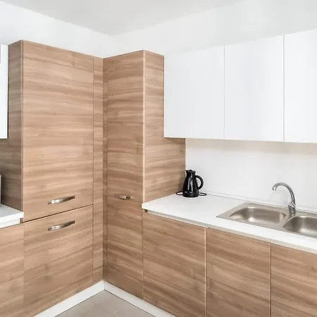 Brand New 2 Bdr Just Off Seafront