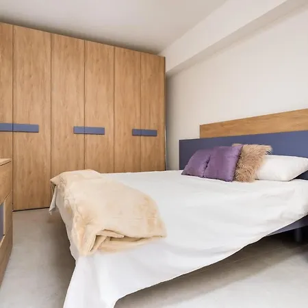 Brand New 2 Bdr Just Off Seafront