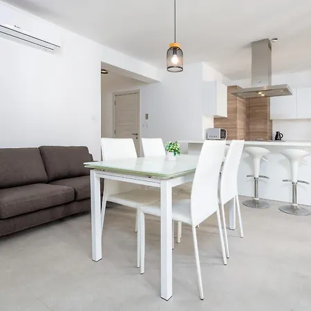Brand New 2 Bdr Just Off Seafront Lejlighed Gzira