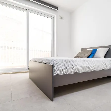 Brand New 2 Bdr Just Off Seafront *