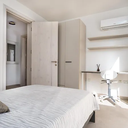 Brand New 2 Bdr Just Off Seafront