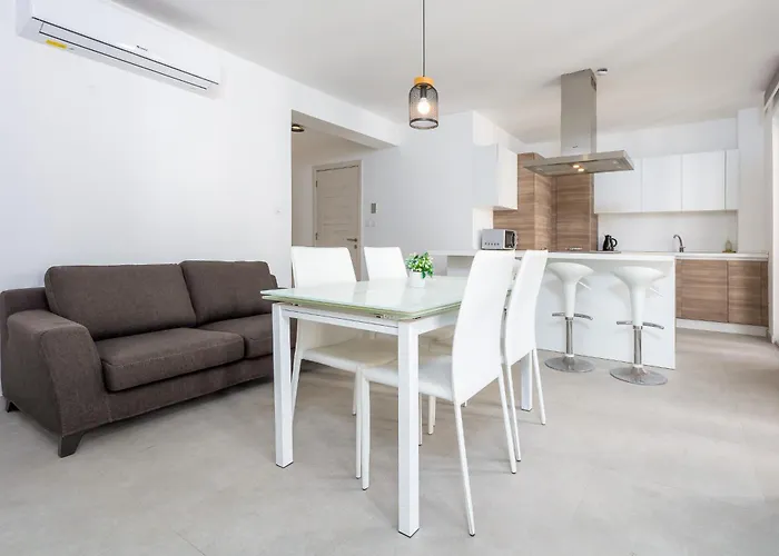 Brand New 2 Bdr Just Off Seafront Apartamento Gzira