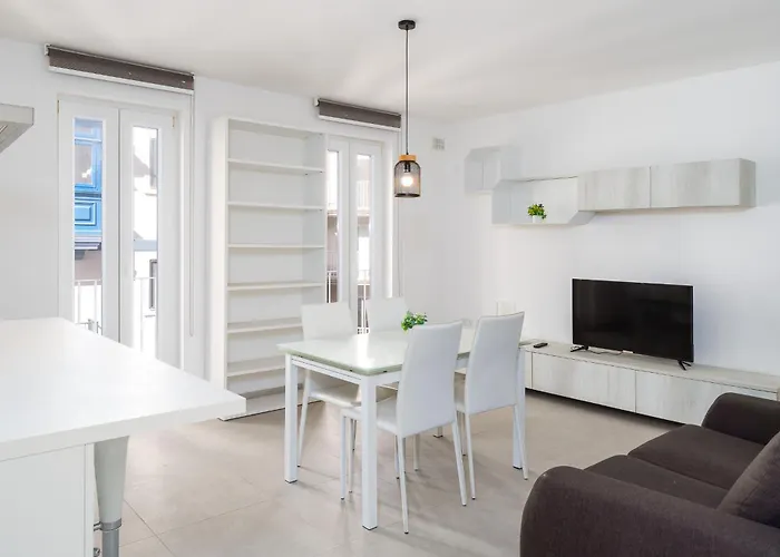 Apartamento Brand New 2 Bdr Just Off Seafront *