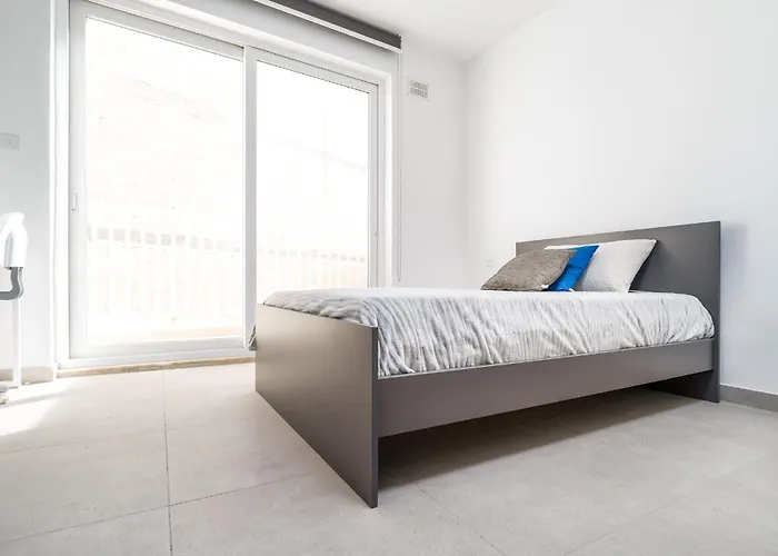 Brand New 2 Bdr Just Off Seafront *