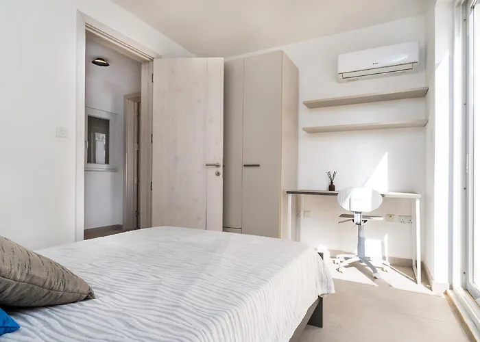 Brand New 2 Bdr Just Off Seafront