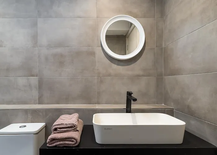 Brand New 2 Bdr Just Off Seafront